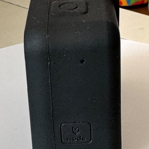 GoPro HERO7 Black 4K Waterproof Action Camera + Battery & Accessories Bundle - Picture 12 of 16